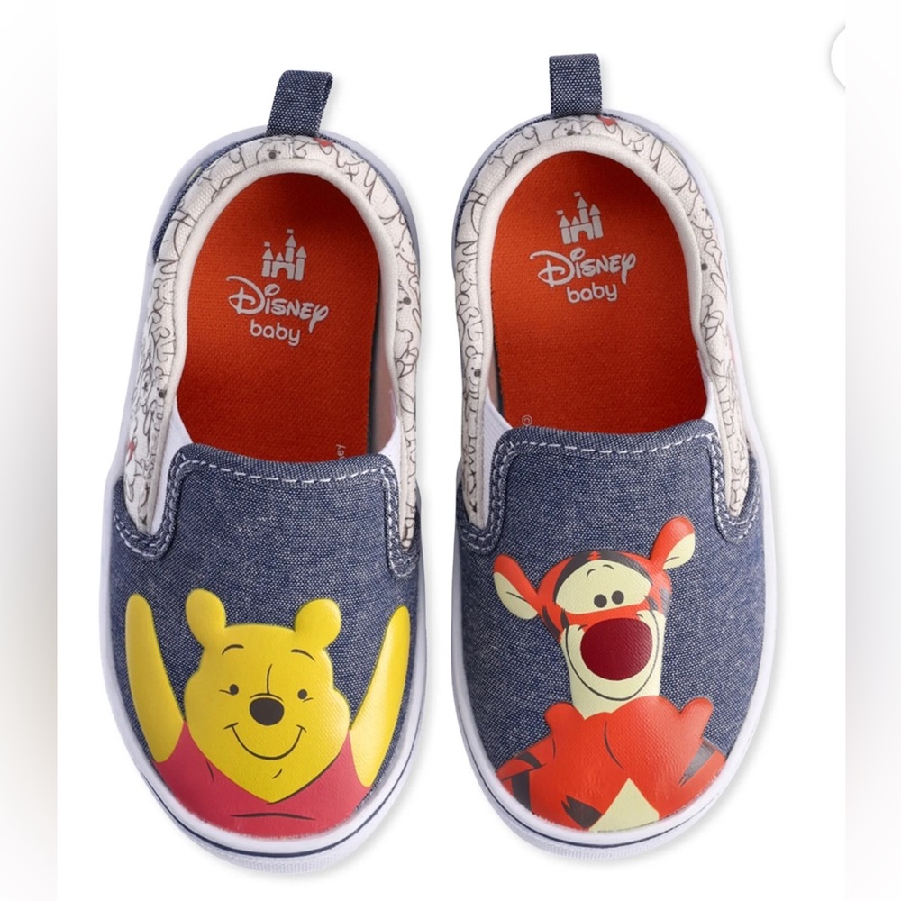 Disney Winnie the Pooh baby boy casual sneakers; size: 5